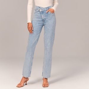 Abercrombie | 90s Straight Ultra High Rise Jean with Criss-Cross Waistband
